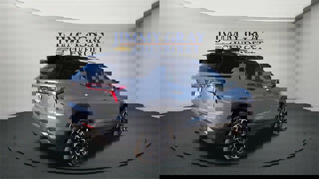 New 2026 Chevrolet Equinox LT w/ Convenience Package II image 3