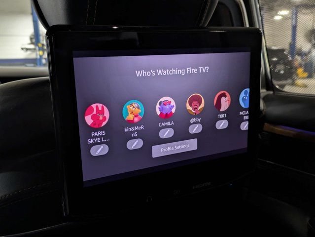 Used 2022 Jeep Grand Wagoneer Series III w/ Rear Seat Video Group 1 AWD/4WD image 17