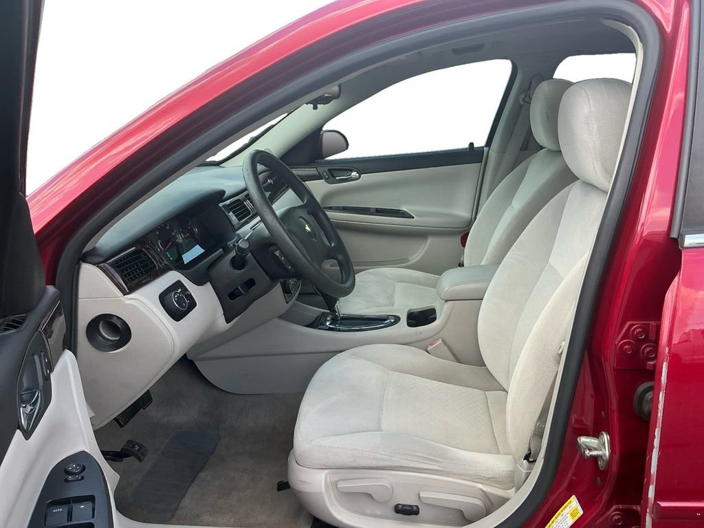 Used 2015 Chevrolet Impala LT w/ LT Sunroof Package FWD image 14