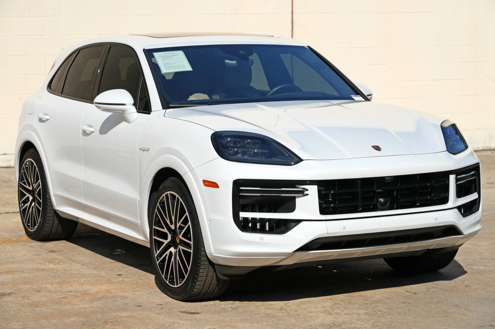 Used 2024 Porsche Cayenne Turbo AWD/4WD image 63