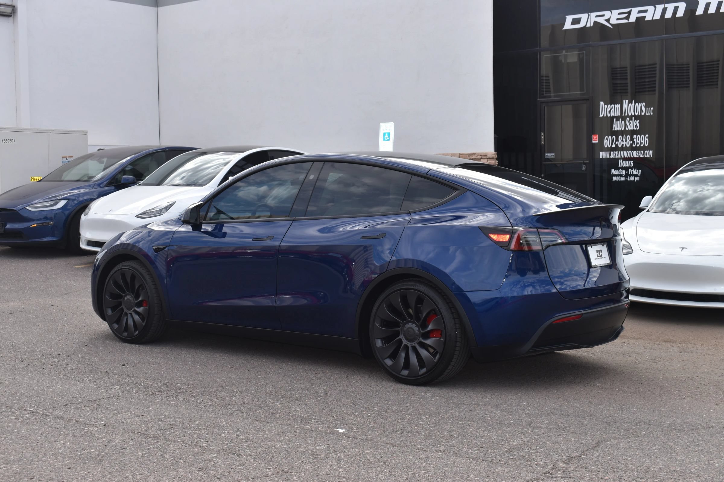 Used 2024 Tesla Model Y Performance AWD/4WD image 6