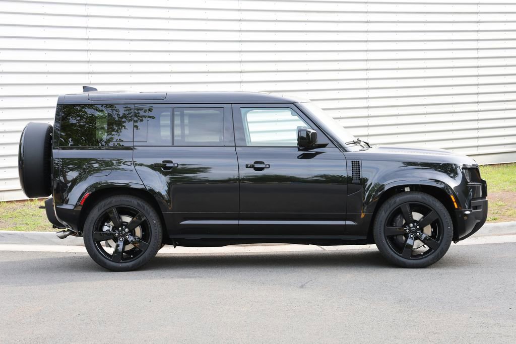 New 2026 Land Rover Defender 110 X-Dynamic SE AWD/4WD image 5