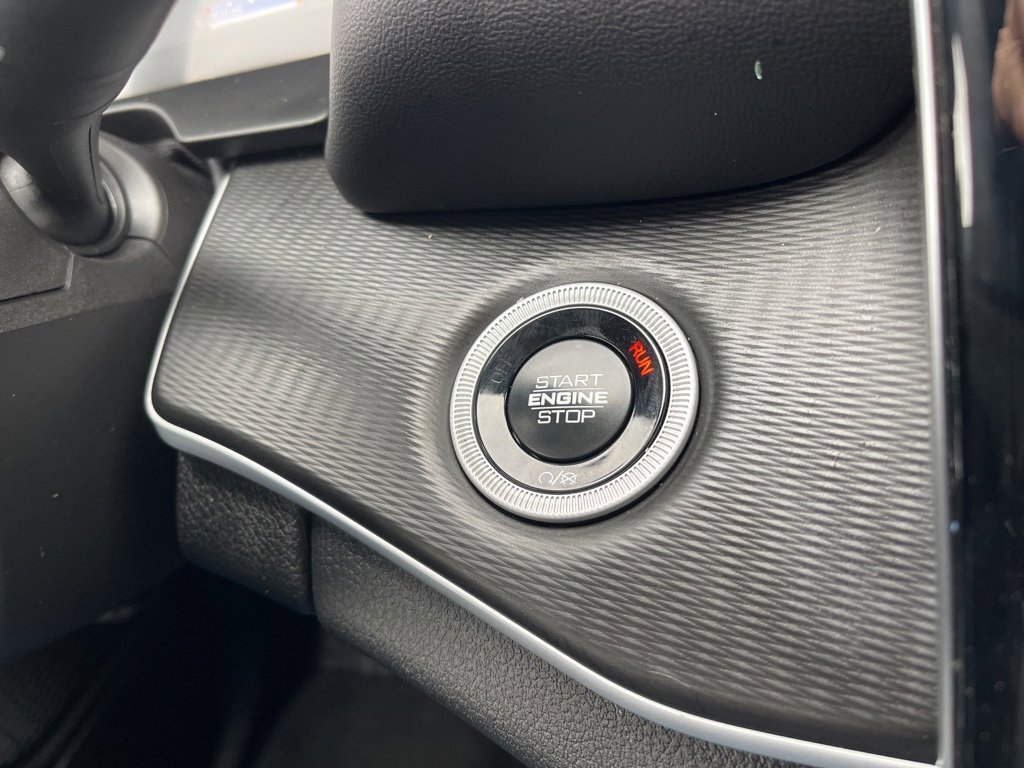 Used 2025 Jeep Grand Cherokee Laredo X w/ Luxury Tech Group I image 13