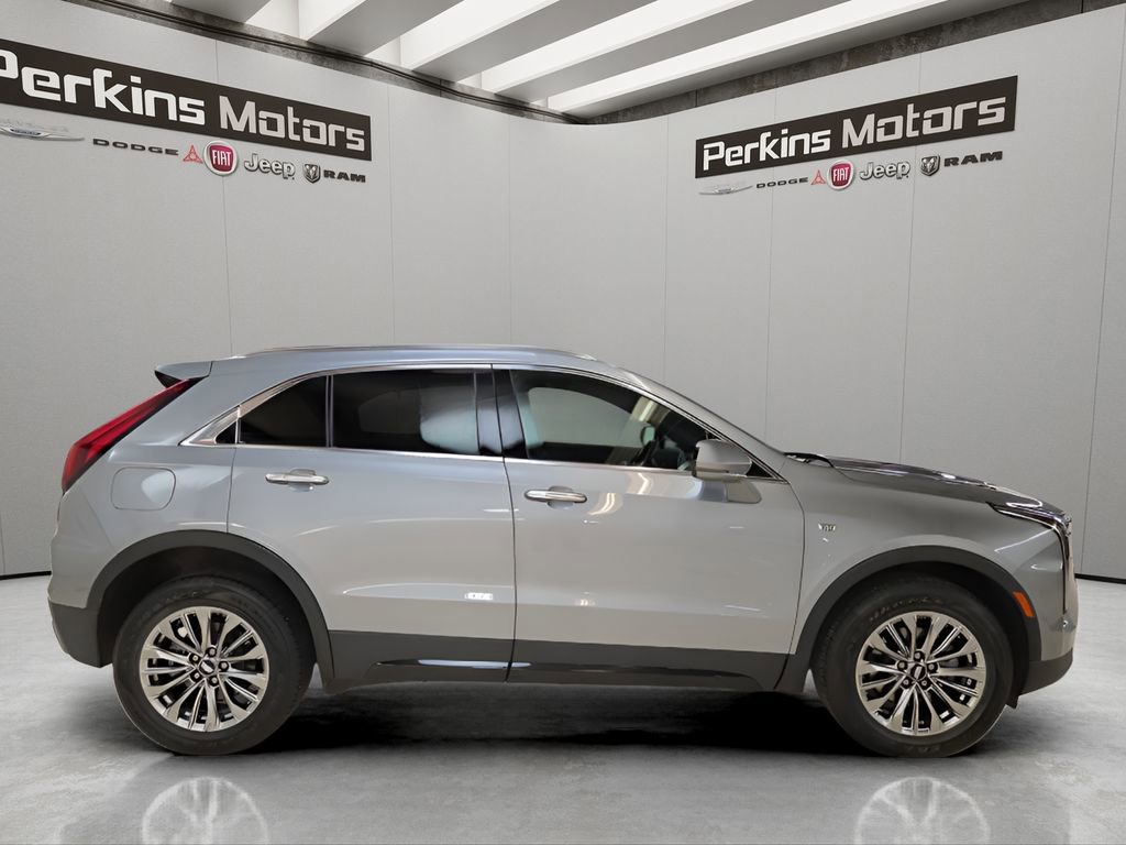 Used 2024 Cadillac XT4 Premium Luxury image 6