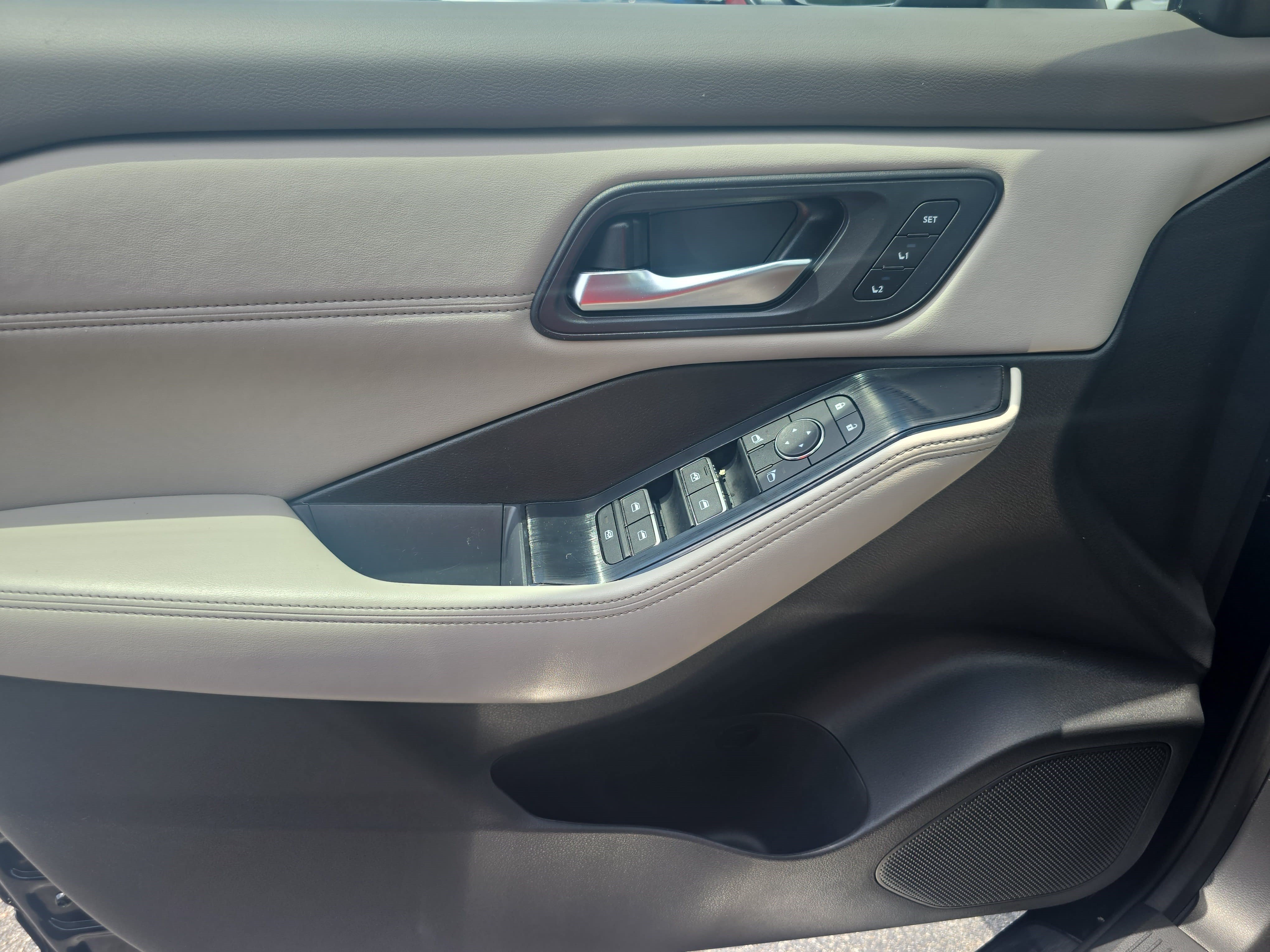 Used 2023 Nissan Rogue SL FWD image 25