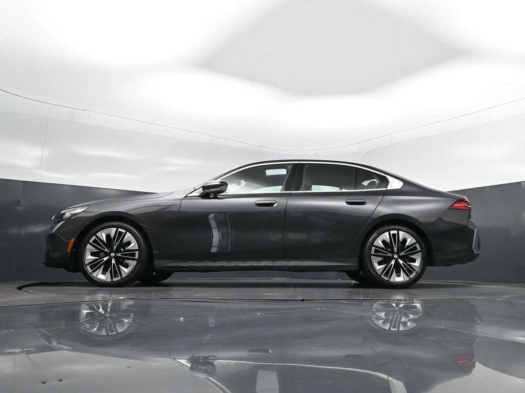 Certified 2024 BMW 530i xDrive image 39