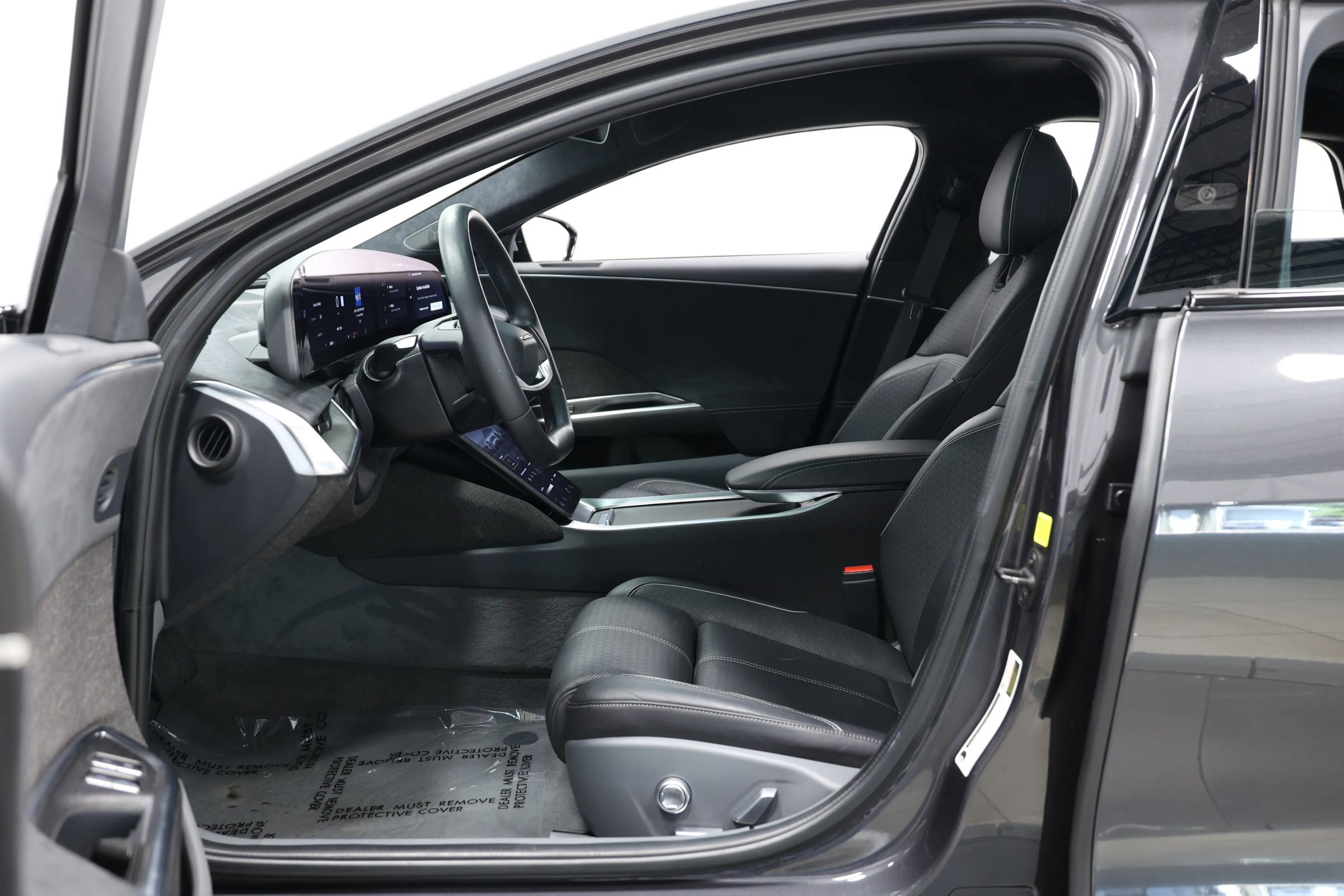 Used 2023 Lucid Air Grand Touring image 12