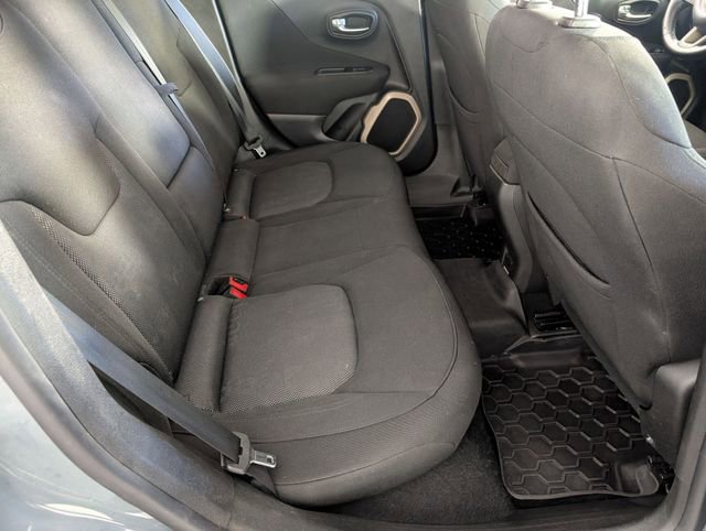 Used 2017 Jeep Renegade Latitude w/ Popular Equipment Group AWD/4WD image 27