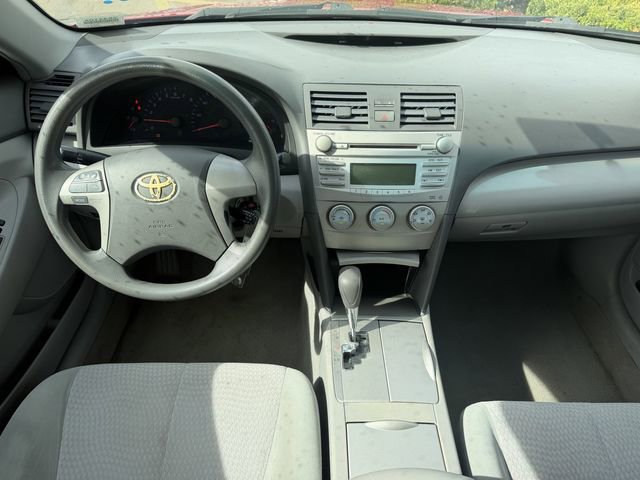 Used 2010 Toyota Camry LE FWD image 9