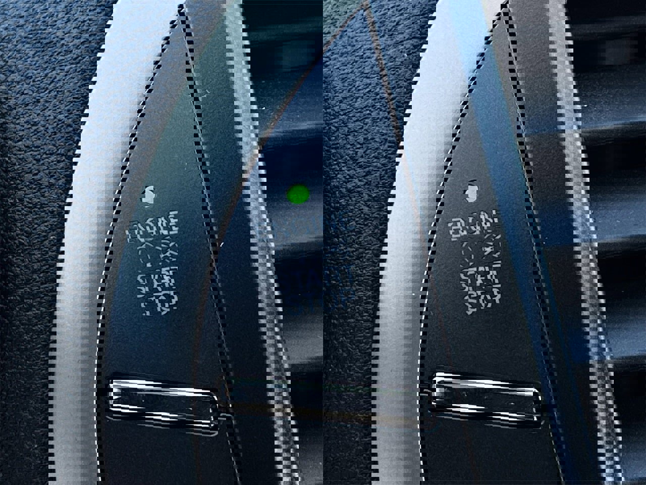 Used 2019 Lincoln MKC Reserve image 19