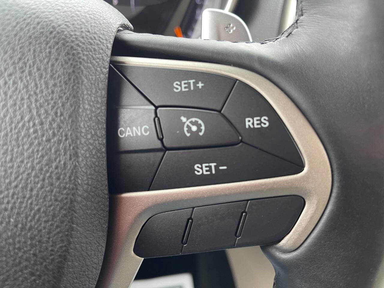 Used 2014 Jeep Grand Cherokee Limited image 19