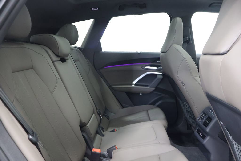 Used 2025 Audi Q5 Premium Plus w/ Premium Plus image 24