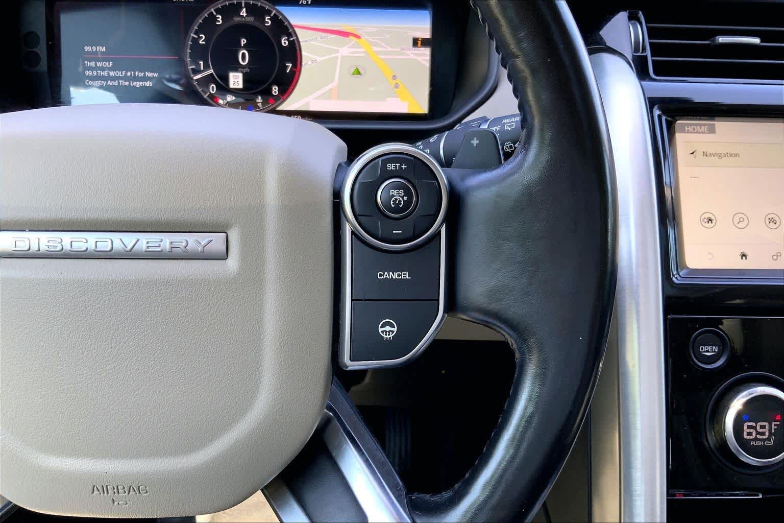 Used 2018 Land Rover Discovery HSE AWD/4WD image 25