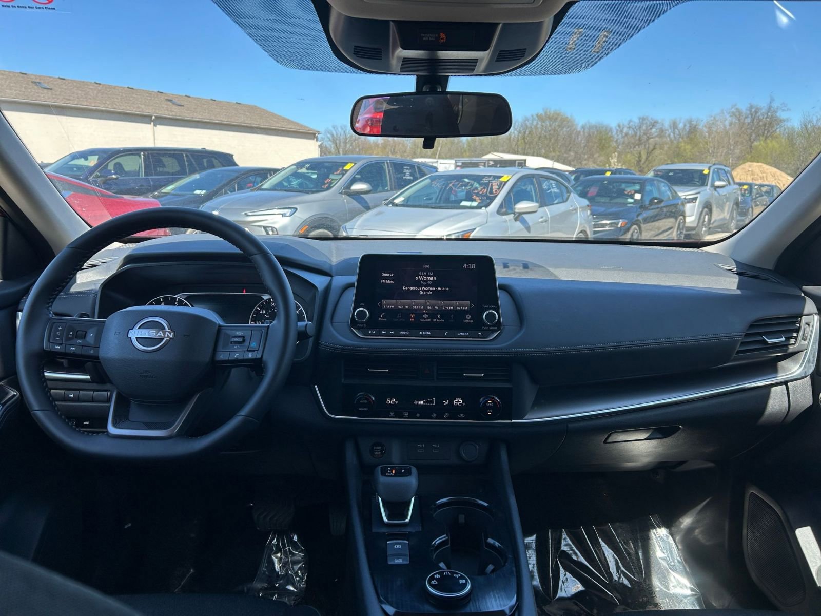 Used 2025 Nissan Rogue SV AWD/4WD image 35