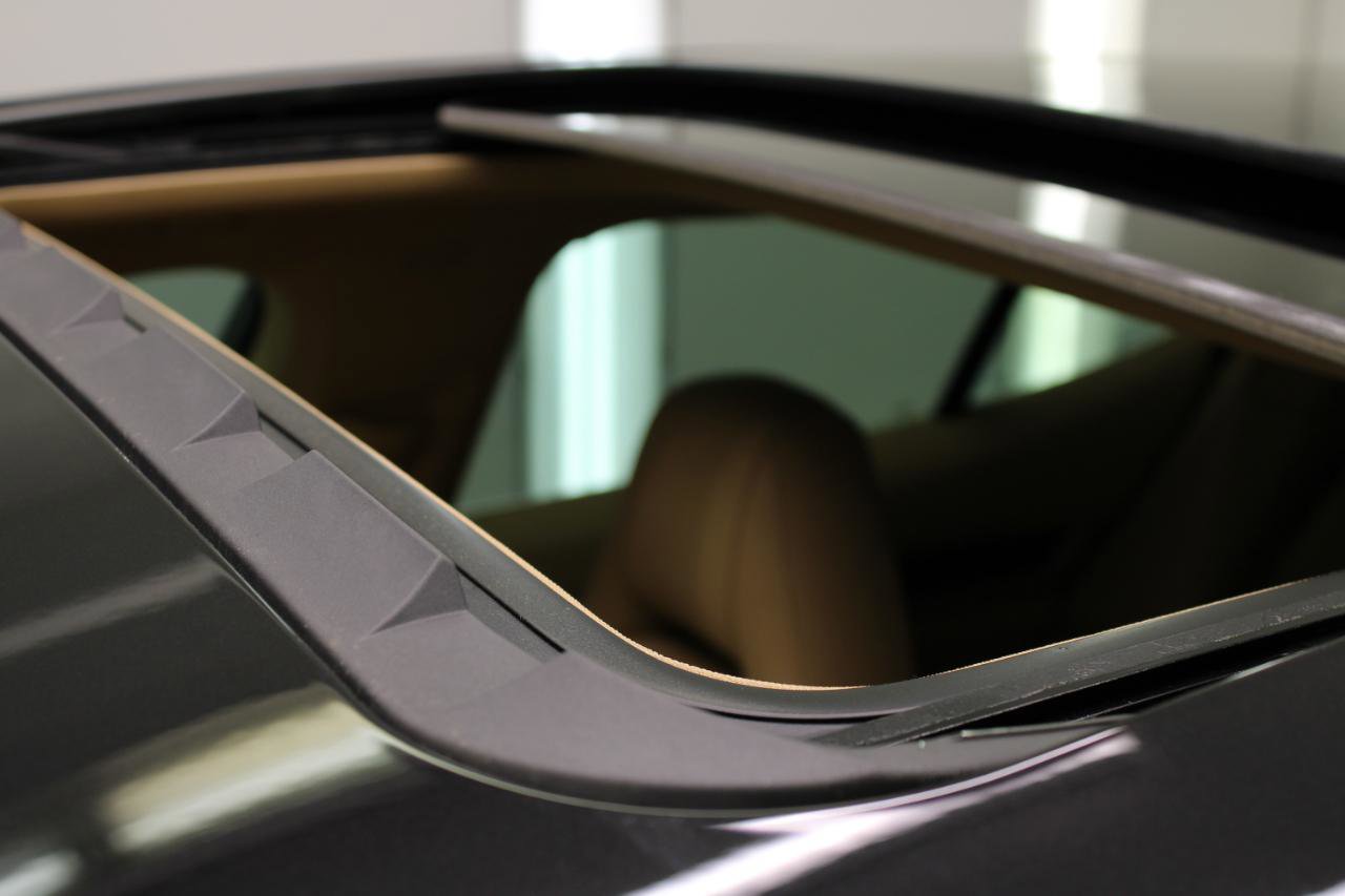 Used 2014 Porsche Panamera S image 26