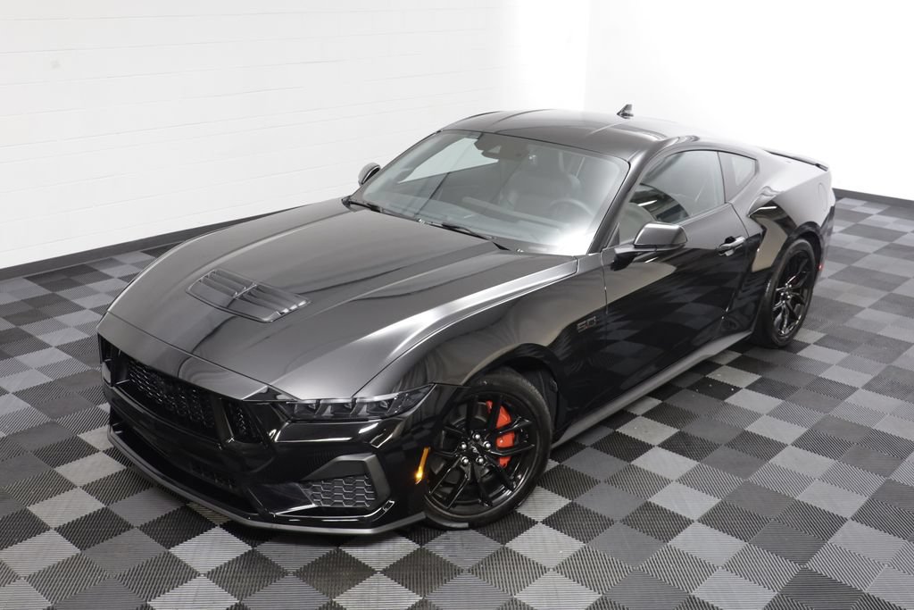 Used 2025 Ford Mustang GT Premium RWD image 2