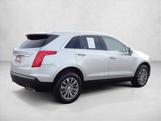 Used 2017 Cadillac XT5 Luxury w/ Driver Awareness Package FWD image 4