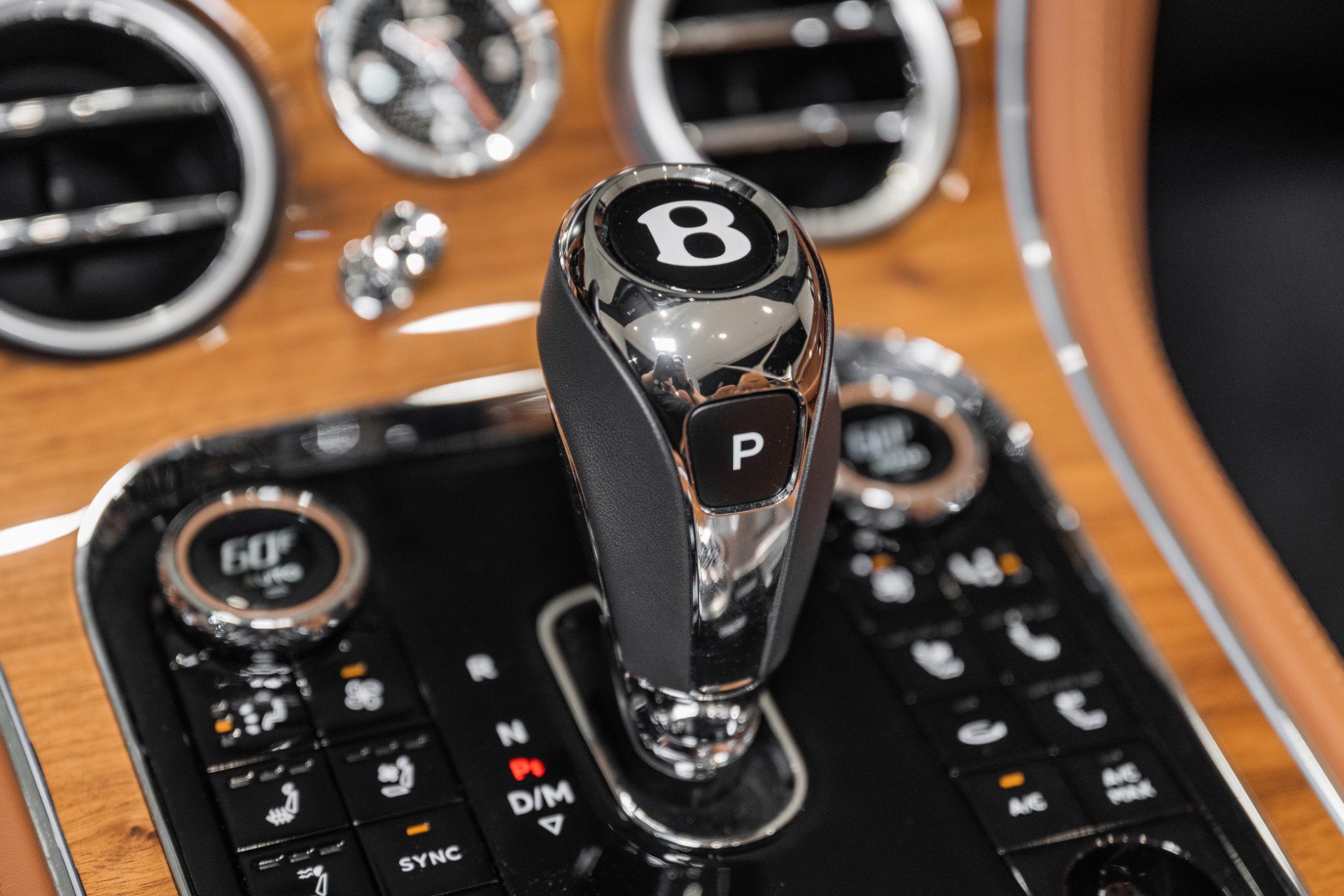 New 2024 Bentley Continental GT V8 AWD/4WD image 40