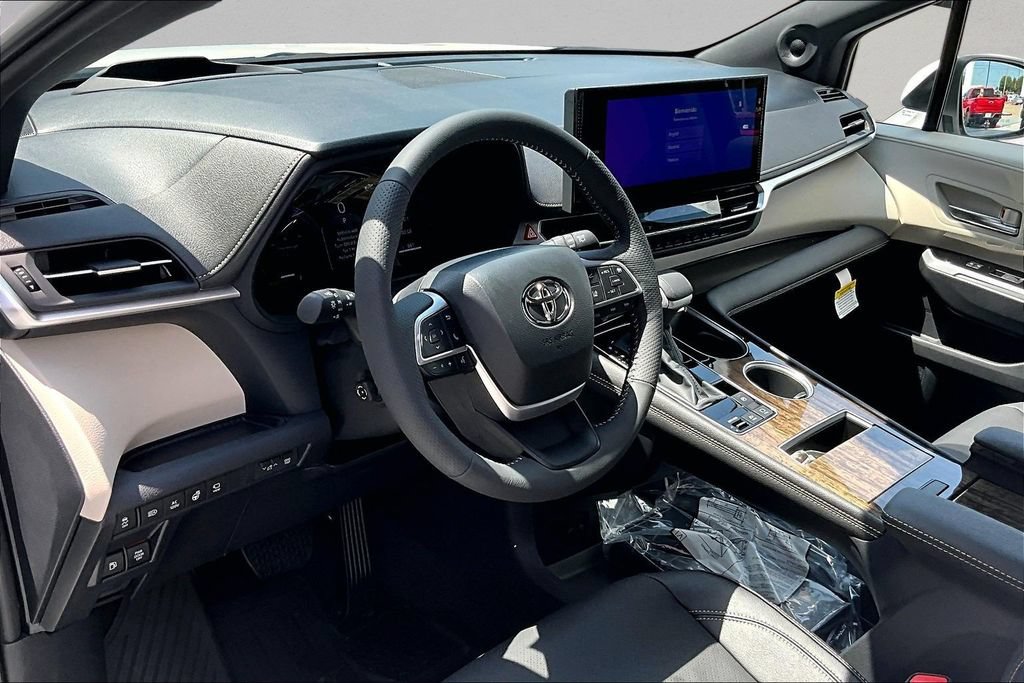 New 2026 Toyota Sienna Platinum AWD/4WD image 5