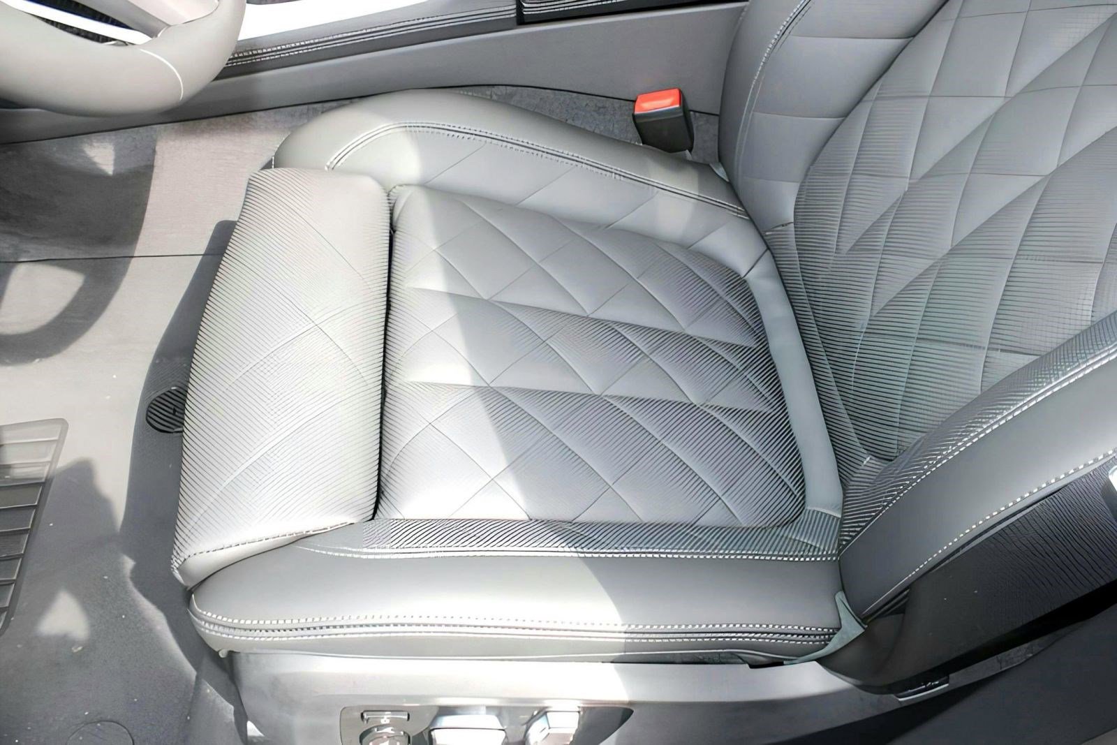 Used 2026 BMW X7 xDrive40i w/ M Sport Package image 14