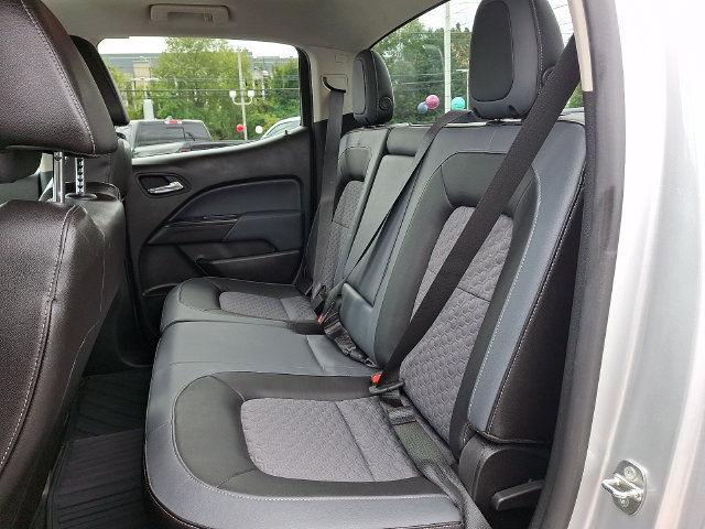 Used 2015 Chevrolet Colorado Z71 w/ LPO, Bed Protection Package AWD/4WD image 10