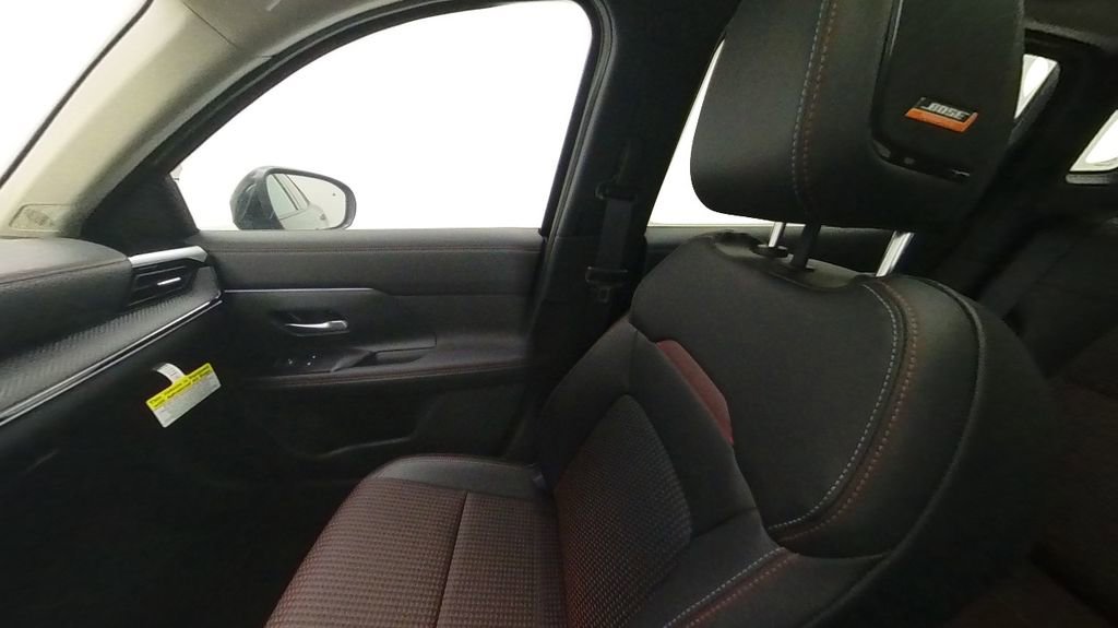 New 2025 Nissan Kicks SR w/ SR Premium Package image 18