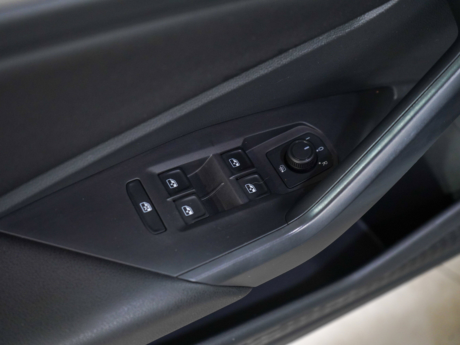 Used 2019 Volkswagen Jetta SE FWD image 18