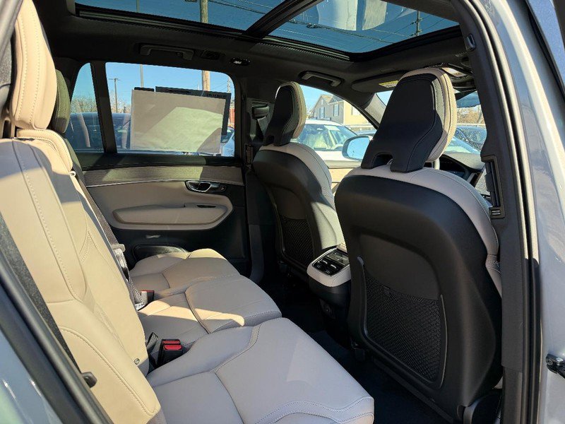 New 2026 Volvo XC90 B6 Plus w/ Protection Package Premier image 6