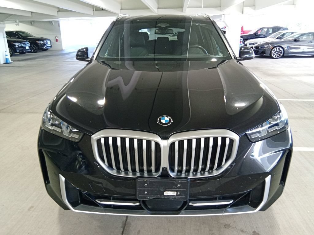 Used 2024 BMW X5 xDrive40i w/ Premium Package AWD/4WD image 2