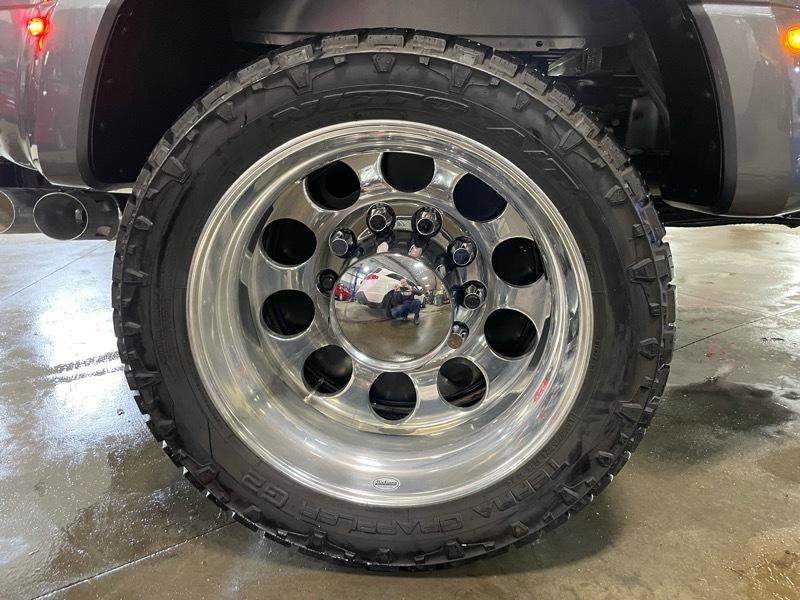 Used 2022 Ford F350 Limited image 12