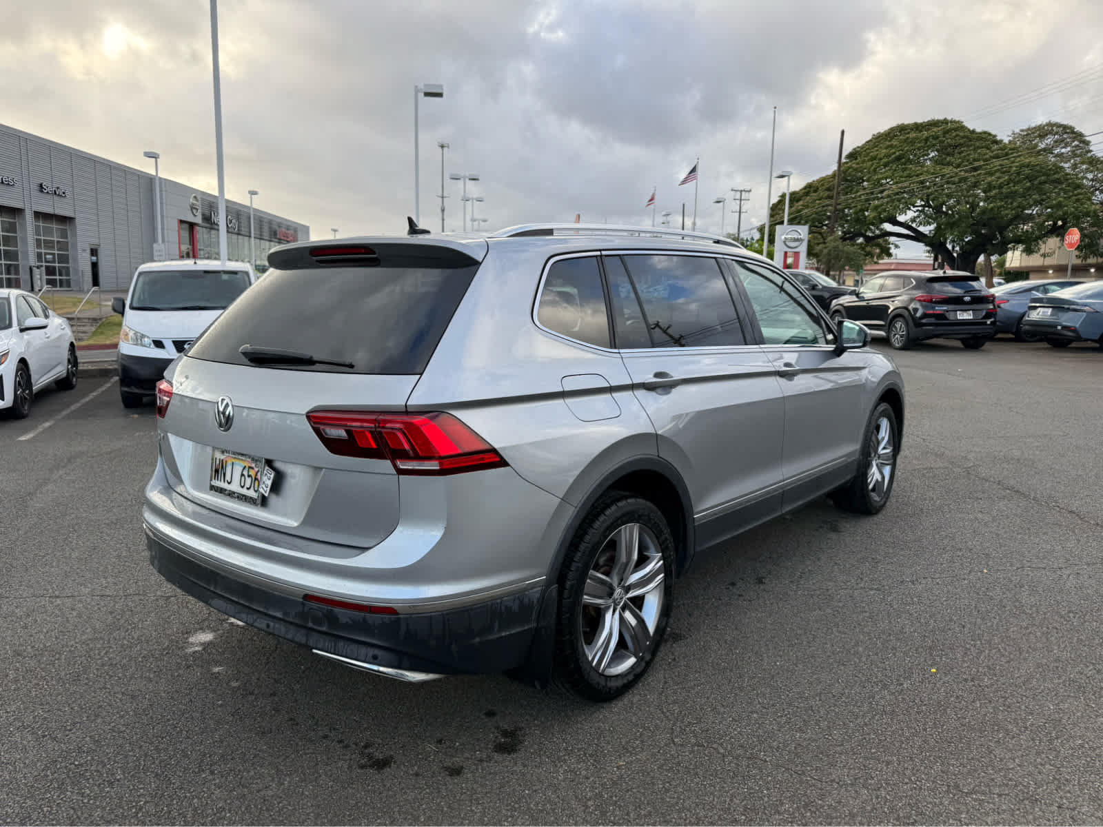 Used 2021 Volkswagen Tiguan SEL FWD image 3