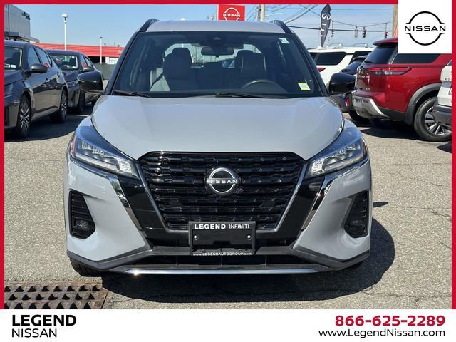 Used 2023 Nissan Kicks SR w/ SR Premium Package image 9