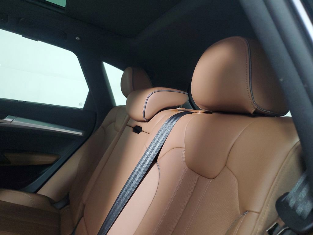 Used 2024 Audi Q5 2.0T Premium Plus w/ Premium Plus Package image 13