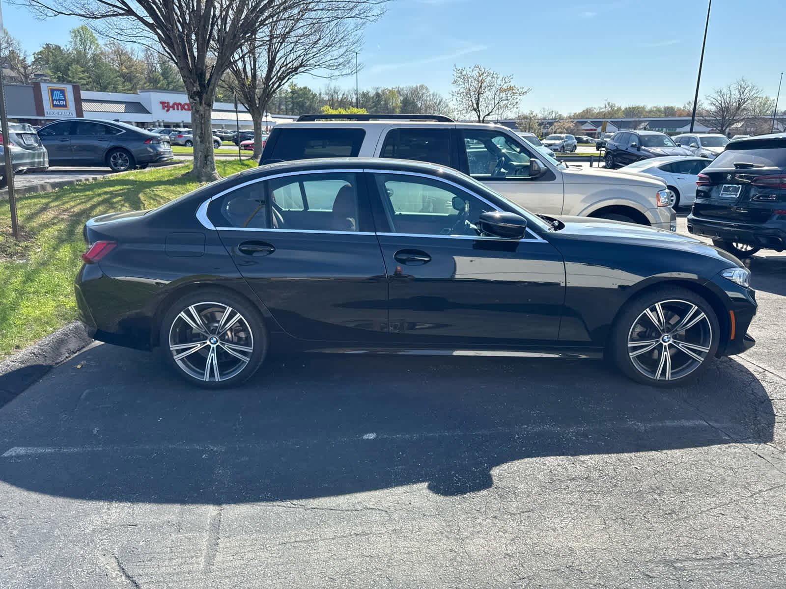 Certified 2024 BMW 330i xDrive Sedan w/ Premium Package AWD/4WD image 14