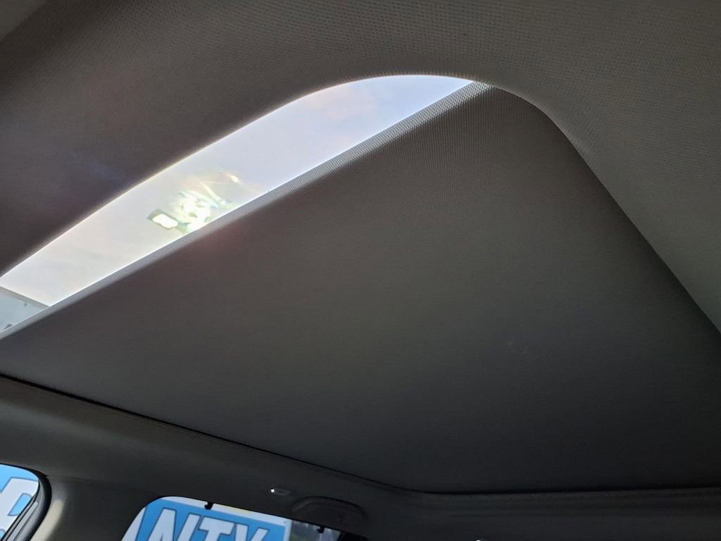 Certified 2025 Honda Pilot Elite image 23