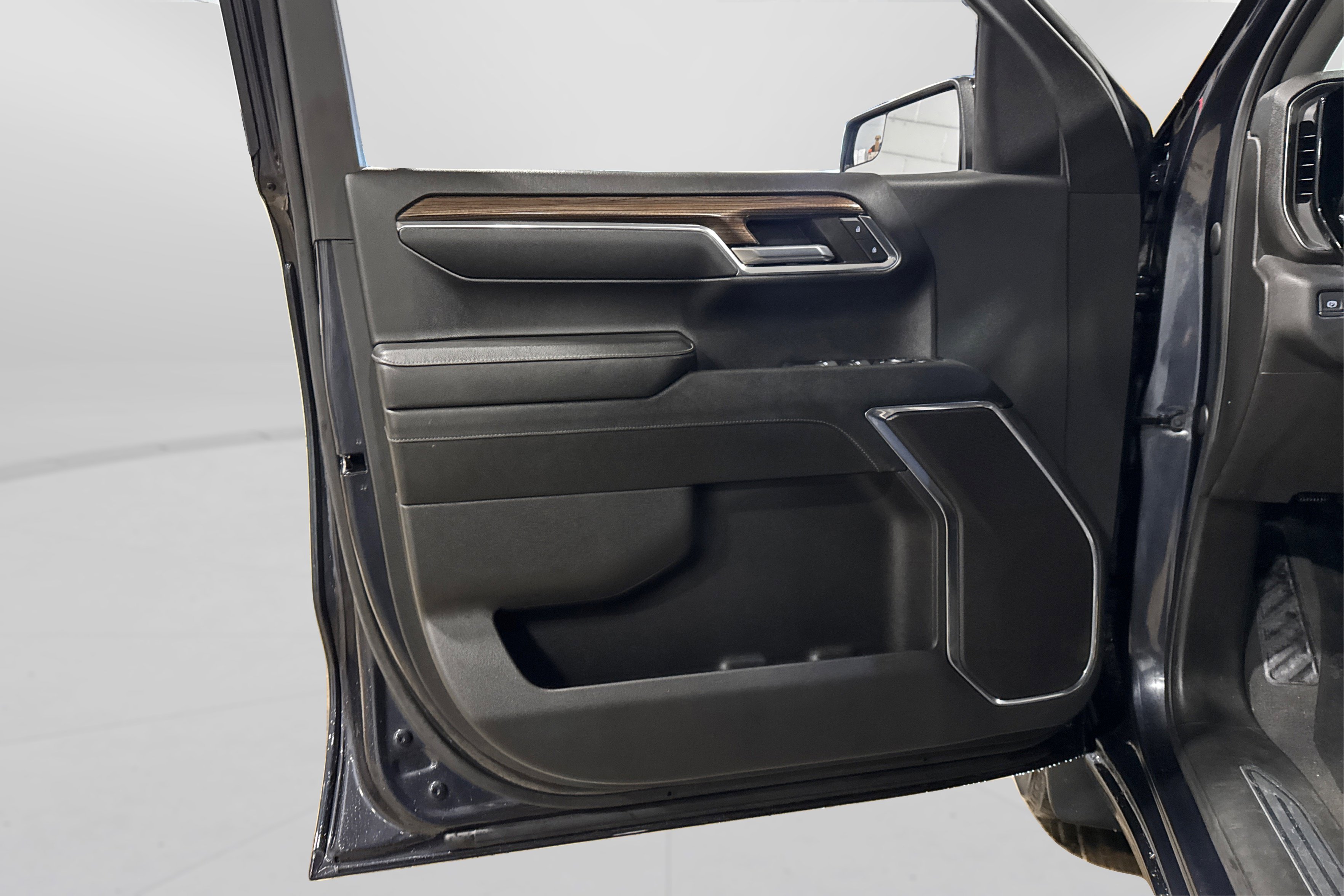 Used 2024 Chevrolet Silverado 1500 RST image 15
