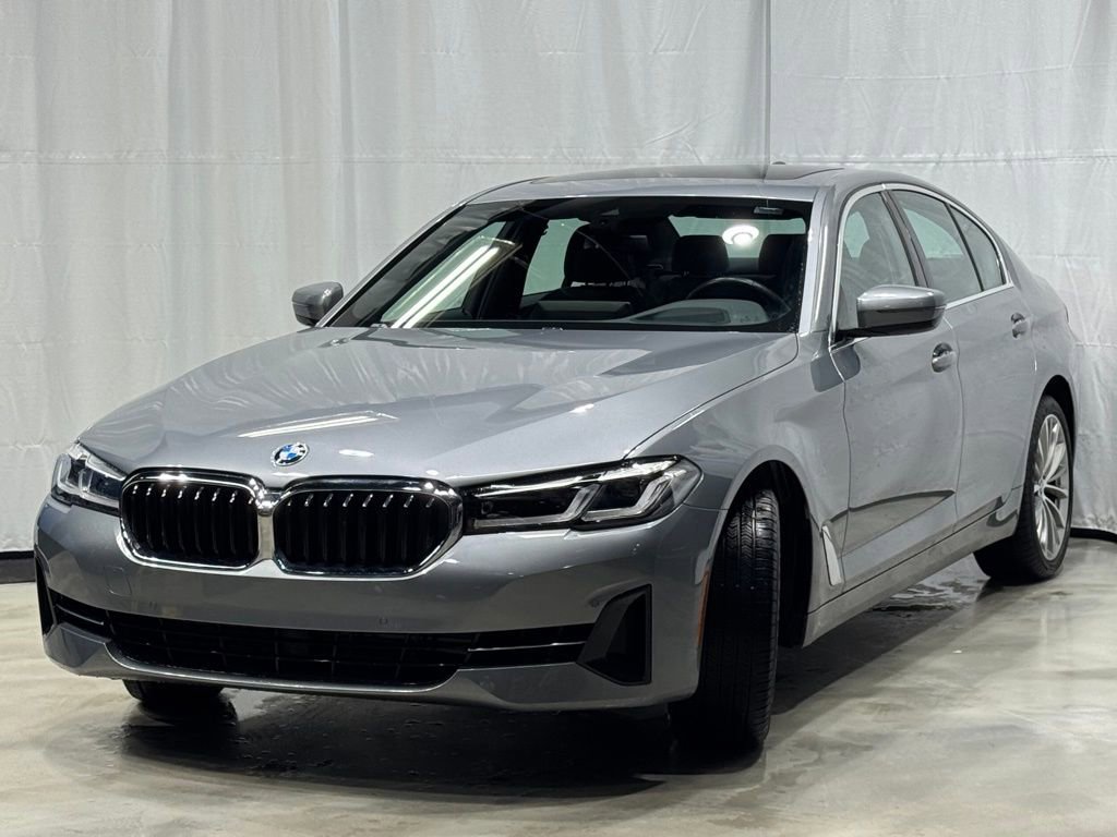 Used 2023 BMW 540i xDrive w/ Premium Package image 3