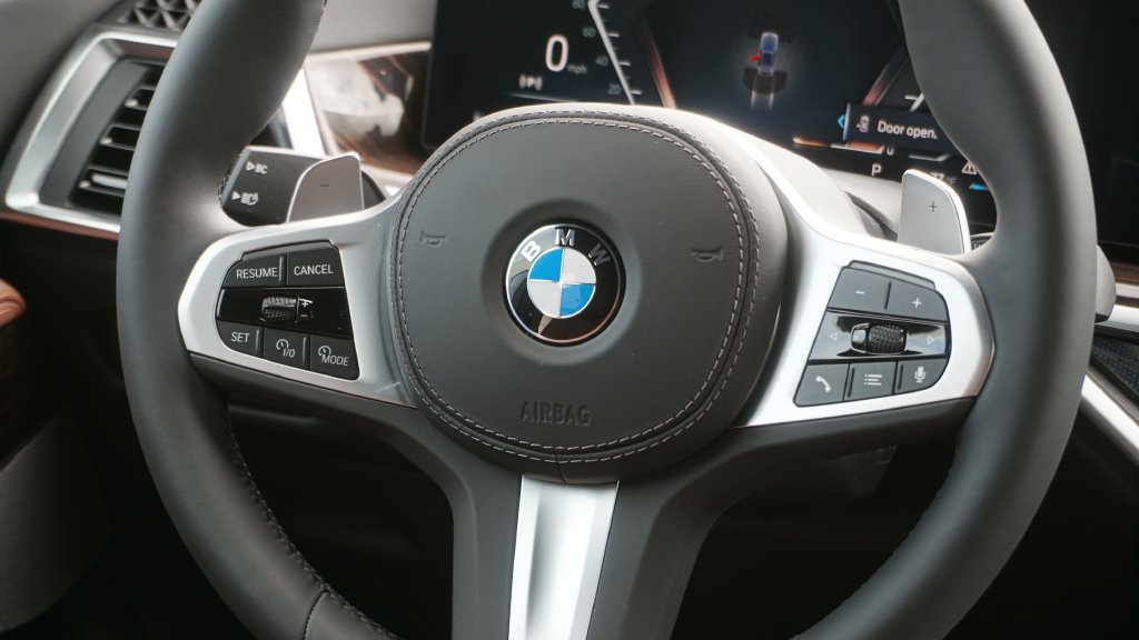 New 2026 BMW X5 xDrive40i w/ M Sport Package AWD/4WD image 16