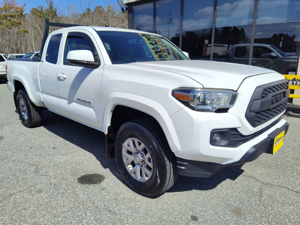 Used 2016 Toyota Tacoma SR5 w/ SR5 Appearance Package (SN) AWD/4WD image 2