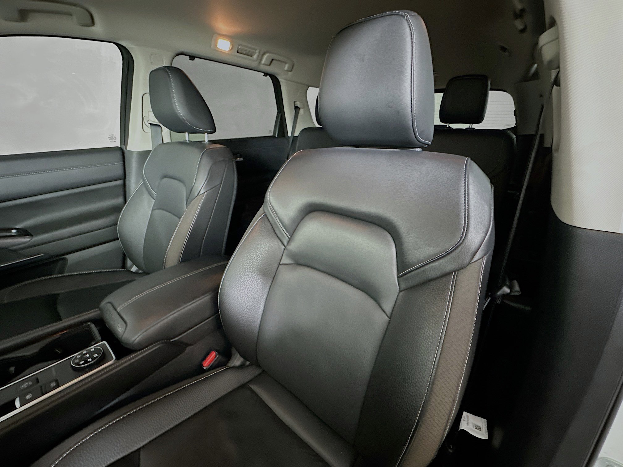 Used 2023 Nissan Pathfinder SL image 21