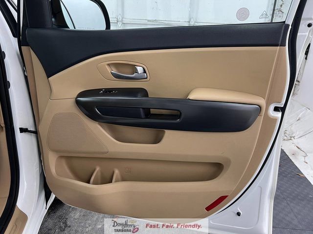 Used 2020 Kia Sedona LX image 27