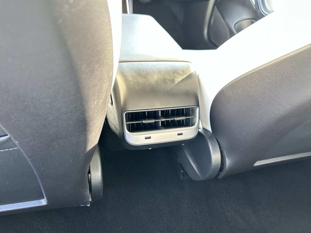 Used 2019 Tesla Model 3 Standard Range Plus image 19