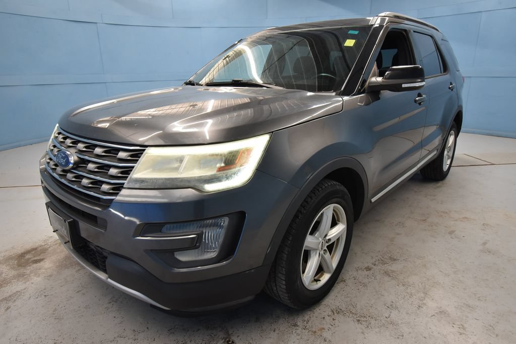 Used 2017 Ford Explorer XLT AWD/4WD image 32