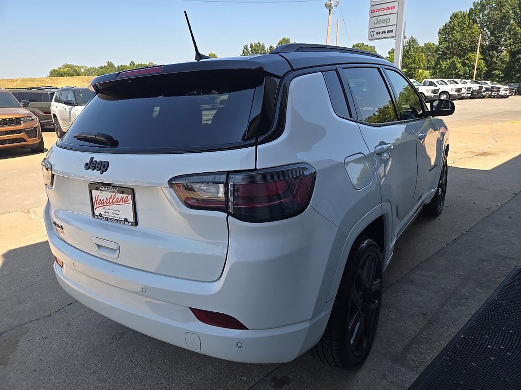 Used 2024 Jeep Compass Limited w/ High Altitude Package AWD/4WD image 13