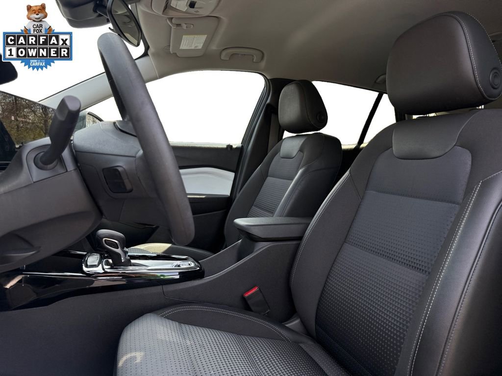 Used 2025 Chevrolet Trax LT FWD image 9