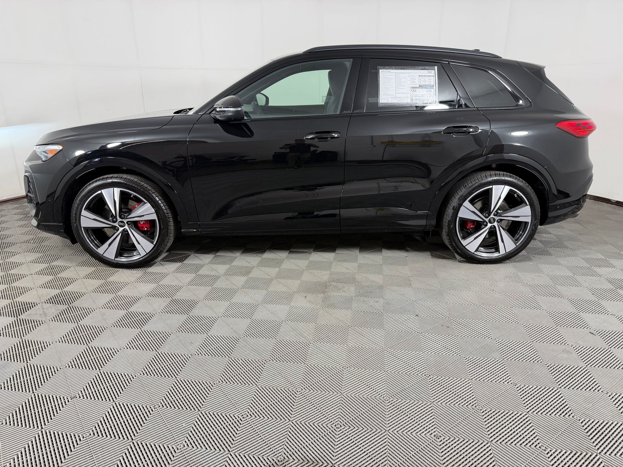 New 2026 Audi SQ5 Premium Plus AWD/4WD image 2
