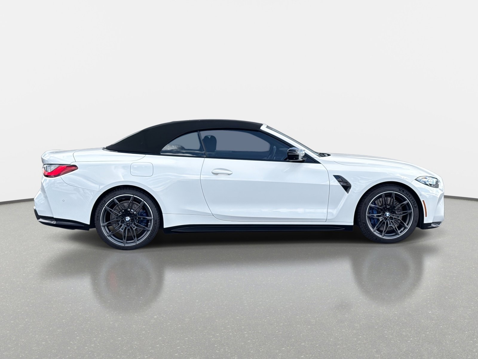 Used 2023 BMW M4 xDrive Competition image 2