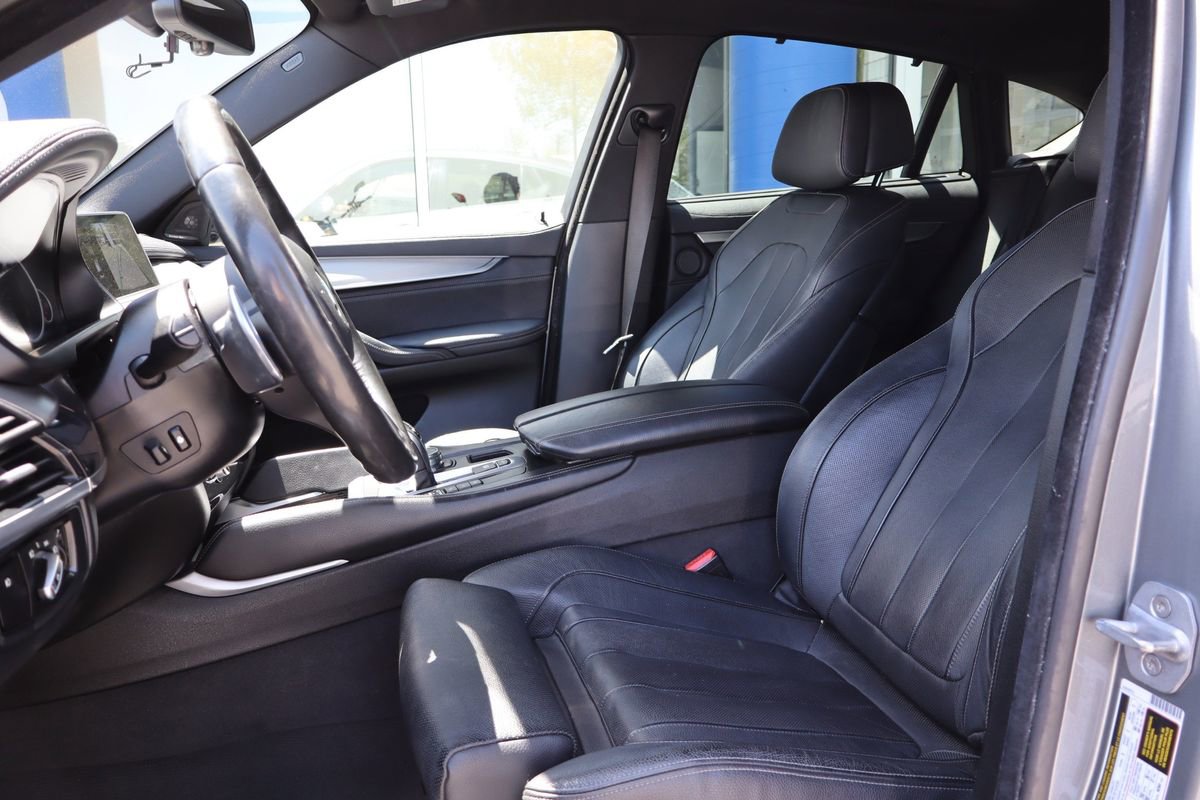 Used 2018 BMW X6 xDrive50i AWD/4WD image 11