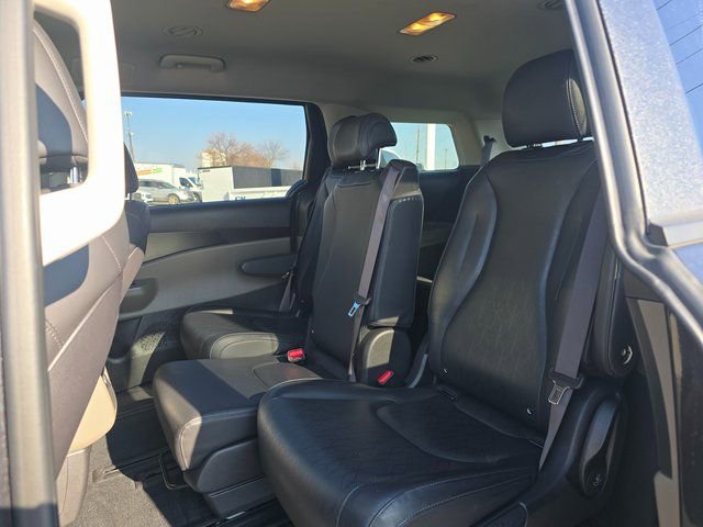 Used 2025 Kia Carnival image 15