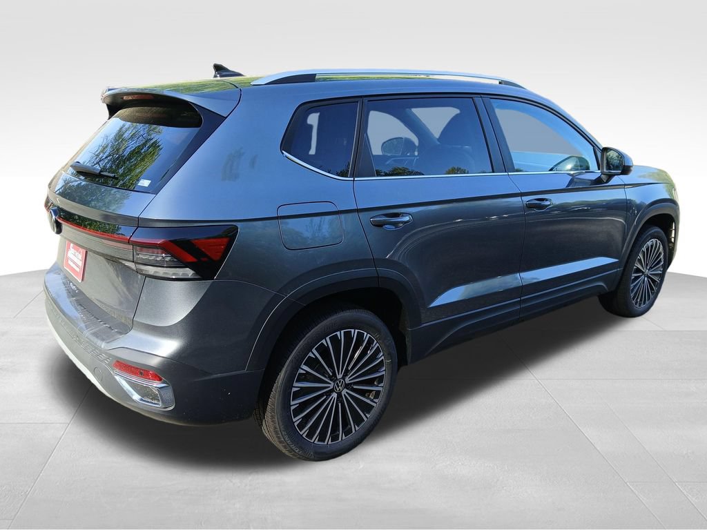 New 2026 Volkswagen Taos SE FWD image 5